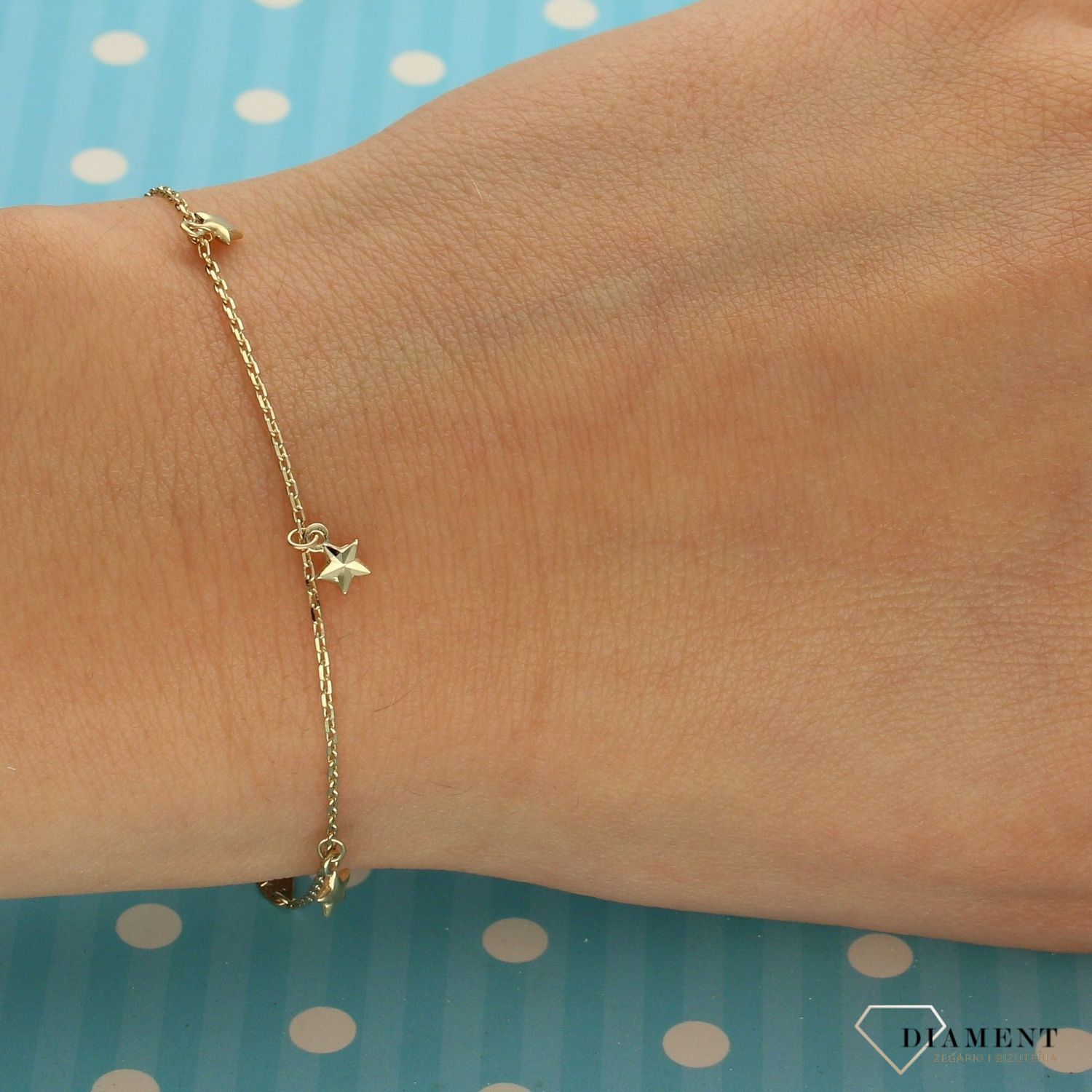 Złota bransoletka celebrytka 333 'wiszące gwiazdeczki' BR 5154 (1).jpg